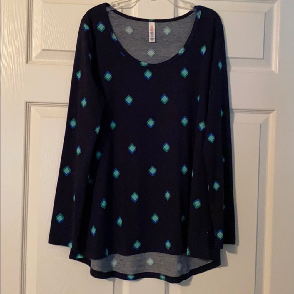 LuLaRoe Medium Lynnae Long Sleeve Shirt